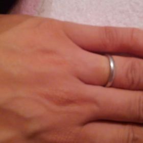 【Ponte Vecchio(ポンテヴェキオ)の口コミ】 シルバーでシンプルなデザインであること。細すぎずにごつすぎないデザイ…