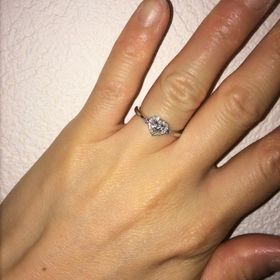 【Ponte Vecchio(ポンテヴェキオ)の口コミ】 大好きなアニメで、男性が女性のヒロインへハートシェイプの婚約指輪を贈…