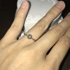 【LEHAIM(レハイム)の口コミ】 上品でシンプル、なおかつ華奢で指が綺麗に見えるデザインの指輪を探して…