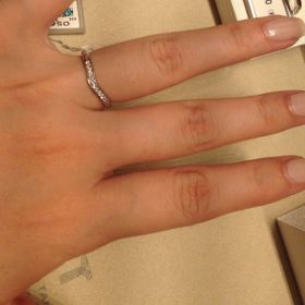 【ギンザタナカブライダル(GINZA TANAKA BRIDAL)の口コミ】 Vラインを探していたのですが、こちらの物は、なだらかなVラインでした。…