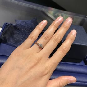 【銀座ダイヤモンドシライシの口コミ】 たくさん試着させて頂き、自分の思っていたダイヤモンドの大きさと、周り…