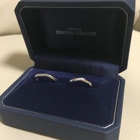 【銀座ダイヤモンドシライシの口コミ】 女性用は、ダイヤが5石入っています。5石入っているので、とてもキラキラ…