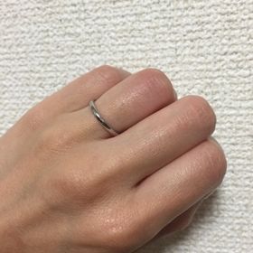 【銀座ダイヤモンドシライシの口コミ】 とにかくシンプルな指輪を探していたので満足です！
他の店で指輪を見たと…