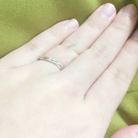 【Something Blue(サムシングブルー)の口コミ】 色々試着しましたが、2人とも似合うデザインがこれだったのと価格で決めま…