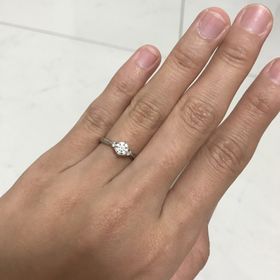 【銀座ダイヤモンドシライシの口コミ】 思い当たる指輪やさんはほぼ見に行き、試着させて頂きました。その中でも…