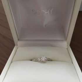 【HOSHI no SUNA 星の砂(ほしのすな)の口コミ】 ダイヤの大きさがほど良く、派手すぎず、値段もお手頃で、輝きが綺麗な為…