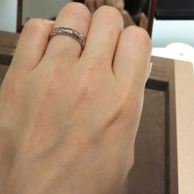 【ショーメ(CHAUMET)の口コミ】 試着したのはトルサードという指輪です。
ダイヤ有りもありますが、無しの…