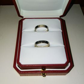 【カルティエ(Cartier)の口コミ】 シンプルな指輪でかつ、デザイン性のある物を探していました。カルティエ…