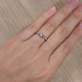 【oriental diamond(オリエンタルダイヤモンド)の口コミ】 なんといってもセミオーダーなところ。
枠のデザインを選び、ダイヤ自体を…