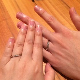 【エクセルコダイヤモンド(EXELCO DIAMOND)の口コミ】 短くてふっくらしている私の指と、女性のように細く長い指の彼。太さと長…