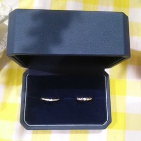 【銀座ダイヤモンドシライシの口コミ】 ある程度の太さがあり、ダイヤモンドがきれいに輝いて見えるものがいいな…