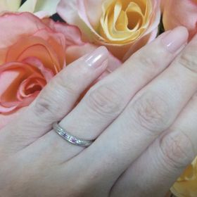 【MILK&Strawberry(ミルクアンドストロベリー)の口コミ】 色々な結婚指輪を試している中で、1番自分の手にすっとなじんだのでこの指…