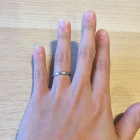【JEWELRY  KAMATA(ジュエリーかまた)の口コミ】 シンプルな指輪を探していました。色々な指輪を見るなかでマットカラーの…