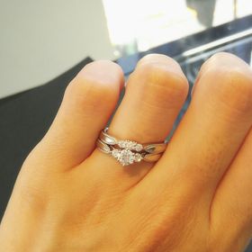 【エクセルコダイヤモンド(EXELCO DIAMOND)の口コミ】 ゼクシィで見かけて指輪探しを機に知ったブランドでしたが、デザインに一…