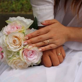 【銀座ダイヤモンドシライシの口コミ】 結婚指輪は普段から着けるものになりますのでシンプルな形でありながら、…