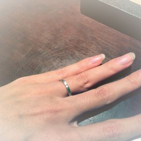 【ORECCHIO(オレッキオ)の口コミ】 ダイヤ入りの指輪は考えてなかったが、
スクエアの形と、リングに対しての…