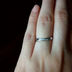 【JEWELRY  KAMATA(ジュエリーかまた)の口コミ】 エンゲージリングをこちらで購入したので、そのリングに重ねづけした時に…