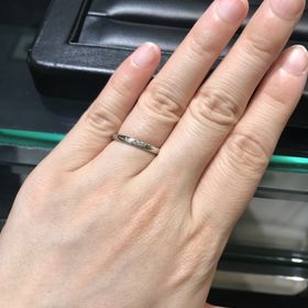 【ラザール ダイヤモンド(LAZARE DIAMOND)の口コミ】 とにかくダイヤモンドにこだわる人にはオススメです。デザインはシンプル…
