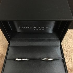 【ラザール ダイヤモンド(LAZARE DIAMOND)の口コミ】 婚約指輪との重ね付けをしたくて探しに行きました。
普通の丸い感じのやつ…