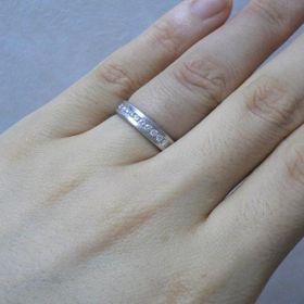 【EURO WEDDING BANDの口コミ】 シンプルだけどダイヤが付いている指輪を探していました。シンプルすぎる…