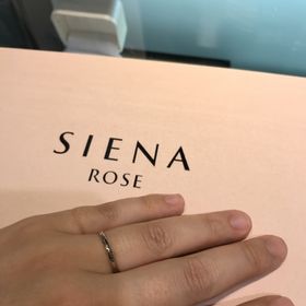 【SIENAROSE(シエナロゼ)の口コミ】 １つ１つ手作りなので個性があり他の人とかぶることはないと思います。
マ…