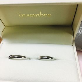 【insembre(インセンブレ)の口コミ】 よくあるシンプルな物ですが、小さいダイヤが入っていて飽きのこなさそう…