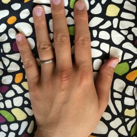 【ティファニー(Tiffany & Co.)の口コミ】 主人はこの３MM、私は２MMを買いました。
男性は３MMが良いと思います。
2…