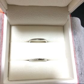 【アンジェリックフォセッテ(Angelique Fossette)の口コミ】 指輪を見に行く前は、彼も私も太めのものを選ぼうと思っていたのですが、…