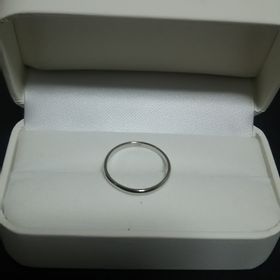 【Miss Platinumの口コミ】 シンプルなデザインで、色も落ち着いていて、日常使いしやすい大きさと重…