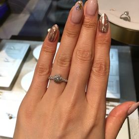 【ショーメ(CHAUMET)の口コミ】 リアン・ダムールのエンゲージは繊細でとてもフェミニンでダイヤが全面に…