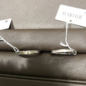 【アイプリモ(I-PRIMO)の口コミ】 ゆるやかなウェーブで左手薬指専用みたいです。
ひっかかりのないデザイン…