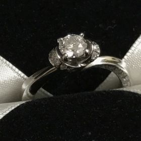 【エクセルコダイヤモンド(EXELCO DIAMOND)の口コミ】 他にはない可愛さとエレガントさを兼ね備えたデザインに一目惚れしてこち…