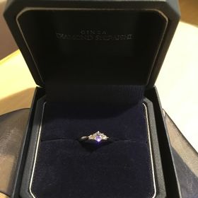 【銀座ダイヤモンドシライシの口コミ】 まず、丁寧な接客で、こころゆくまで一緒にさがしてくださいました。

シ…