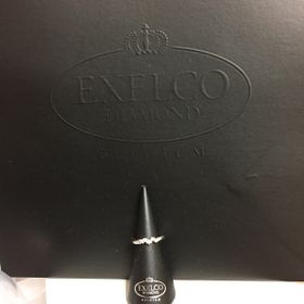 【エクセルコダイヤモンド(EXELCO DIAMOND)の口コミ】 よく見かける婚約指輪よりも普段使いがしやすそうで、でも素敵なものを、…