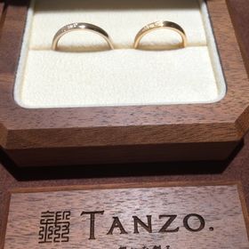 【TANZO.(鍛造指輪)の口コミ】 シンプルかつ誰ともかぶらないデザインが良かったので、フルオーダーでお…