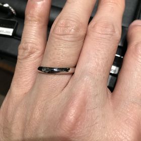 【ラザール ダイヤモンド(LAZARE DIAMOND)の口コミ】 しっかりとした作りで、私みたいに指が太くて関節が太い指でもしっかりと…