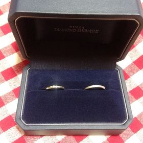 【銀座ダイヤモンドシライシの口コミ】 真っ直ぐではなくほんのりカーブしている指輪を探していました。デザイン…
