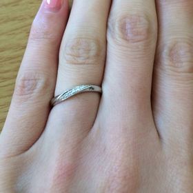 【銀座ダイヤモンドシライシの口コミ】 普段あまり指輪を付けることがなかったので、常につけることを考えるとシ…