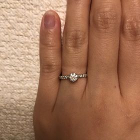 【LUCIE(ルシエ)の口コミ】 元々指が細くて海外の有名ブランドは似合わず、華奢なデザインを探してい…