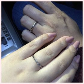 【銀座ダイヤモンドシライシの口コミ】 指太いため、幅が細いデザインが欲しいと思い、選びました。ただ細いだけ…