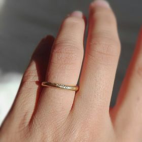 【agete(アガット)の口コミ】 主人と私はどちらかというと肌が色黒寄りなので、シルバーよりゴールドの…