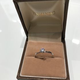 【俄(にわか)の口コミ】 色々な種類の指輪が沢山ありましたが 
俄かさんの、指輪を説明されたとき…