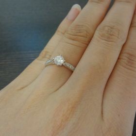 【GALA JEWELRY(ガラジュエリー)の口コミ】 デザインは決まっていたので、あとは価格にあうものを探していました。ぴ…