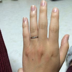 【カルティエ(Cartier)の口コミ】 プラチナリングを探していたので、婚約指輪と同じブランドのカルティエで…