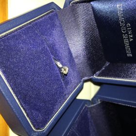 【銀座ダイヤモンドシライシの口コミ】 とにかく、ダイヤモンドがきれいだったこと。
質の高さが素晴らしい。
ダ…