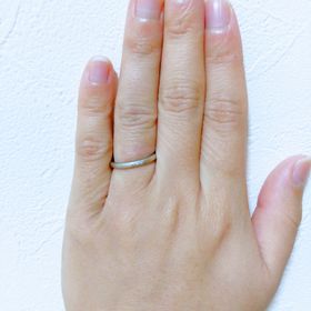 【FOREVERMARK(フォーエバーマーク)の口コミ】 同じお店で先に婚約指輪を購入していました。重ねて使えるものと思ってい…