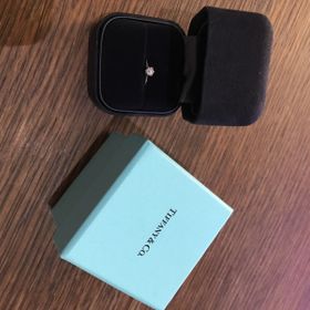 【ティファニー(Tiffany & Co.)の口コミ】 わたしは昔から婚約指輪はティファニーが良いなと思っており、ずっと憧れ…