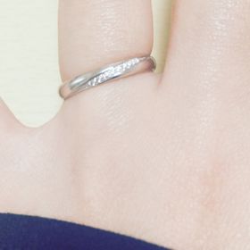 【PILOT BRIDAL(パイロットブライダル)の口コミ】 万年筆メーカーから出している、というのは驚きましたが長年金属を扱って…