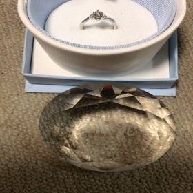 【canal4℃(カナルヨンドシー)の口コミ】 ３つの指輪で悩んでいたのですが
はめてみると、この指輪が
一番自分の指…