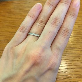 【アネリディギンザ(ANELLI DI GINZA)の口コミ】 結婚指輪にしては派手かなと思っていたのですが、憧れもあったエタニティ…